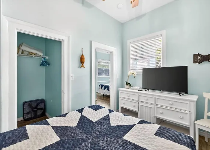 Coastal Retreat * Clearwater Beach